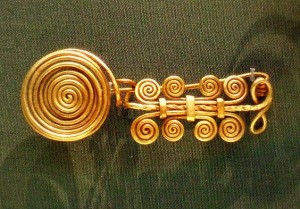 Judy Larson's Coiled Wire Jewelry Series Part 1 - Everything New is Old - <b>More Beautiful Examples - New is Old:</b>, Classic Wire Jewelry, Coiling, Coiling Wire, Wire Coiling, Loops, Wire Loop, Wrapped Wire Loop, , Hungarian fibula