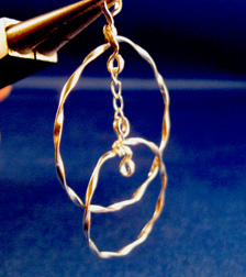 Sherrie Lingerfelt's Twisted Circles Earrings - , Contemporary Wire Jewelry, Wire Wrapping, Wrapping, Wire Wrapping Jewelry, Adding chain to the top loop.