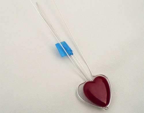 Marty Blu's My Valentine Heart Pendant - , Contemporary Wire Jewelry, Wire Wrapping, Wrapping, Wire Wrapping Jewelry, Forming the straight wire around the heart shape.