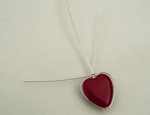 Marty Blu's My Valentine Heart Pendant - , Contemporary Wire Jewelry, Wire Wrapping, Wrapping, Wire Wrapping Jewelry, Looping wires together around the heart shape.