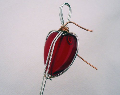 Marty Blu's My Valentine Heart Pendant - , Contemporary Wire Jewelry, Wire Wrapping, Wrapping, Wire Wrapping Jewelry, Creating a bail and wrapping the wires on the frame to the bail.