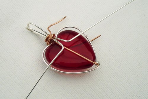 Marty Blu's My Valentine Heart Pendant - , Contemporary Wire Jewelry, Wire Wrapping, Wrapping, Wire Wrapping Jewelry, Use flat nose pliers to bend the two long bail wires down the back.