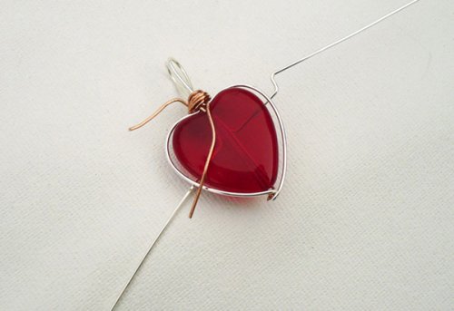 Marty Blu's My Valentine Heart Pendant - , Contemporary Wire Jewelry, Wire Wrapping, Wrapping, Wire Wrapping Jewelry, Meeting the wires on the frame.