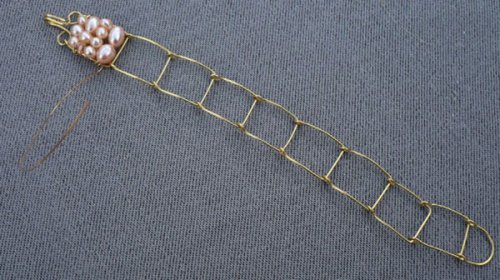 Marty Blu's Wire Link Treasure Bracelet - , Contemporary Wire Jewelry, Weaving, Wire Weaving, Weaving Wire, Adding beads on the wrap.