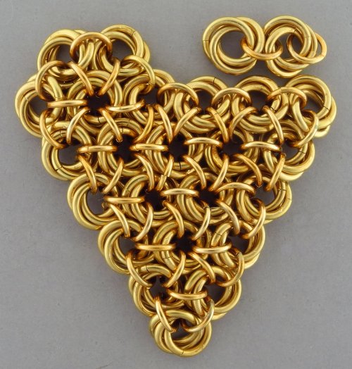 Marilyn Gardiner's Petal Maille Pendant - , Chain Maille Jewelry, Making Chain, Chain Making , Continue adding with jump rings