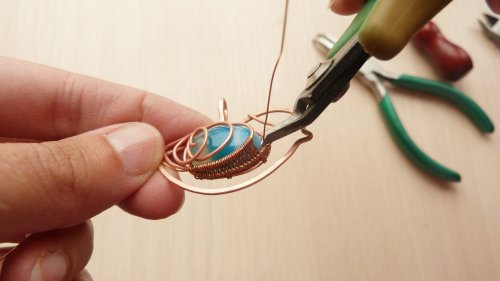 Oksana Truhan's Wire Bird Pendant with Cabochon - , Contemporary Wire Jewelry, Filing, Finishing, Lashing, Wire Lashing, Spirals, Wire Spiral, Spiral Wire Wrap, Weaving, Wire Weaving, Weaving Wire, Butane Torch, Soldering, Solder, weave the 28g wire