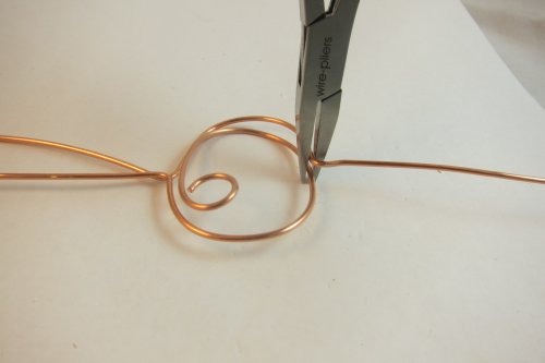 Karen Meador, Ph.D.'s Dimensional Wire Cuff - , Contemporary Wire Jewelry, Forging, Forging Jewelry, Jewelry Forging, Lashing, Wire Lashing, , make a right angle