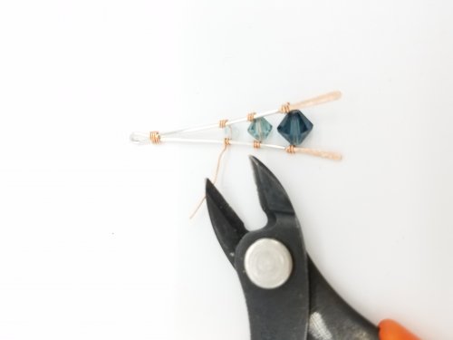 Kimberly Newman's Fading Ladder Earrings - , Contemporary Wire Jewelry, Forging, Forging Jewelry, Jewelry Forging, Lashing, Wire Lashing, trim