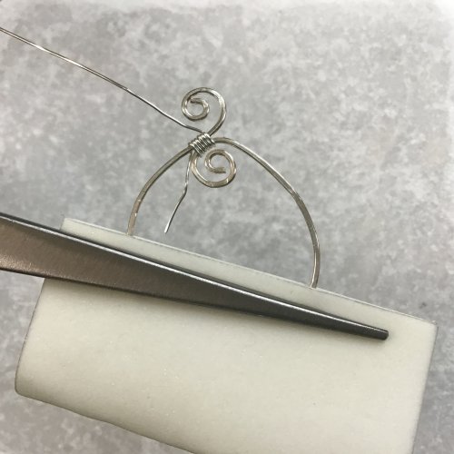 Kristal Wick's Crystal Waterfall Pendant - , Contemporary Wire Jewelry, Loops, Wire Loop, Wrapped Wire Loop, Texturing, Wire Wrapping, Wrapping, Wire Wrapping Jewelry, use a third hand